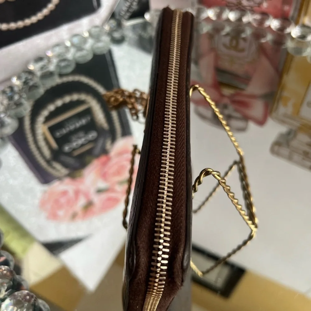 Gucci Brown Guccissima Leather Zip Around Wallet with unbranded chain